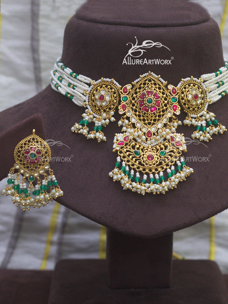Traditional Choker